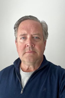 Dickon R Thompson