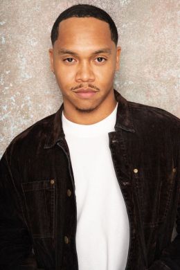 Джастин Перри