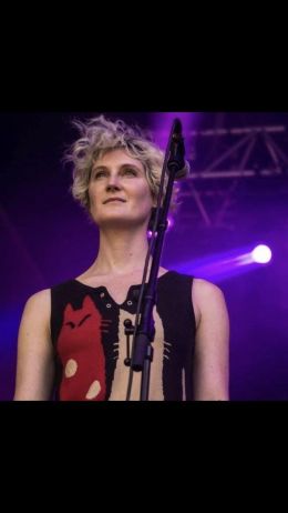 Лесли Грэйвз