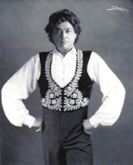 Майкл Берналь