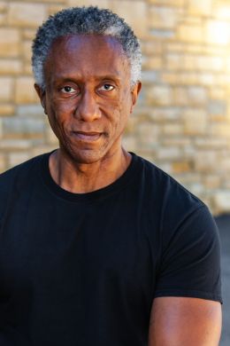 Грег Батлер