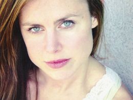 Эдриэнн Харви