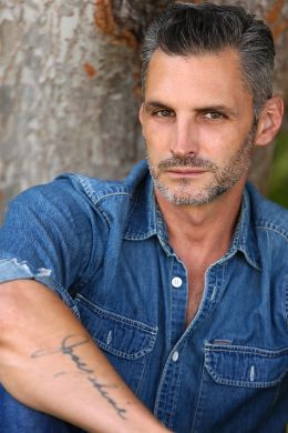 Джонни Сантьяго