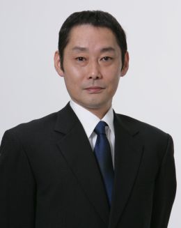 Ёитиро Коно