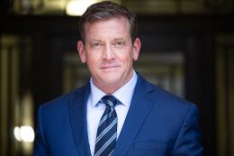 Джонатан Стюарт