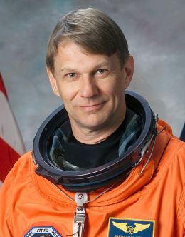 Пирс Селлерс