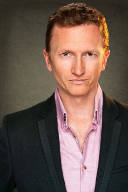 Maz Nieviarovski