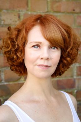 Джемма Льюис