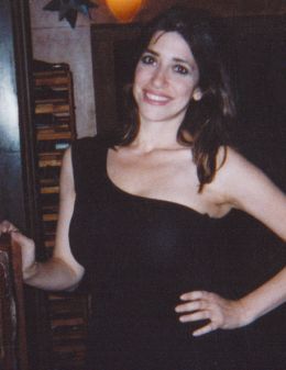 Николь Истман