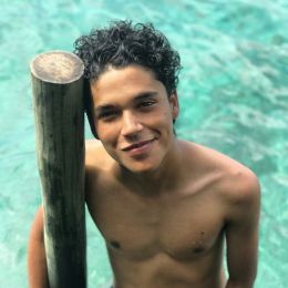 Бенни Мануэль