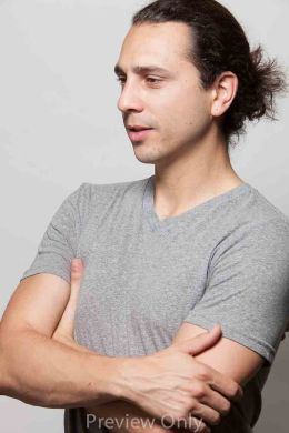 Адам Диниханиан