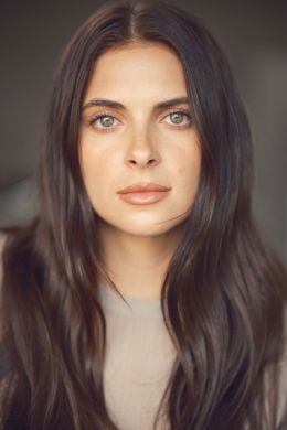 Маккензи Бэйкер