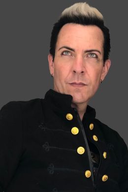 Кристофер Леонард