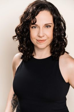 Меган Карвер