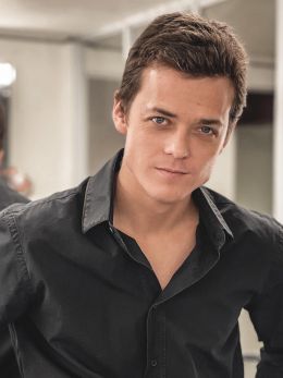 Саймон Песутич