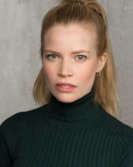 Анна Дулан