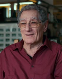 Эллиотт Лэнди