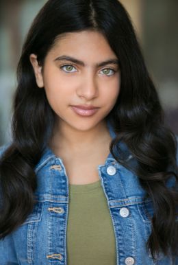 Миа Кастильо