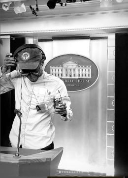 Акил Гиббонс