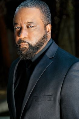 Эрнест Гловер