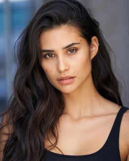 Иззи Маршалл