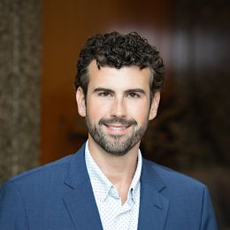 Остин Ренфро