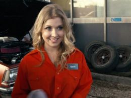 Эйприл Хьюз