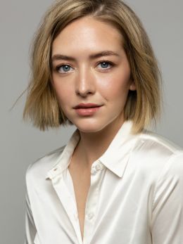 Кортни Кокер