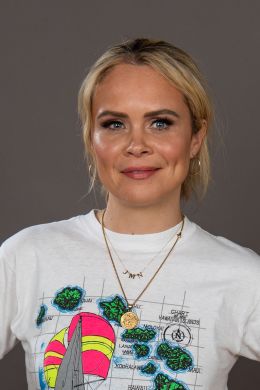 Джоанн МакНолли