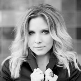 Эшли Комптон