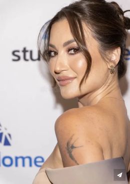 Энни Семенова