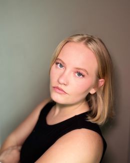 Джулия Лэйтон