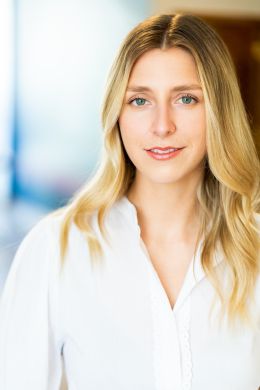 Эмме  Дэйгл