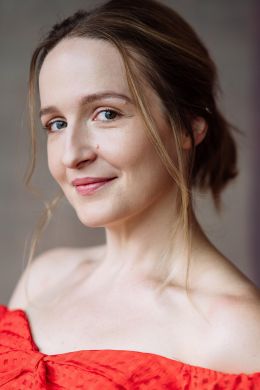 Тара Брэдли