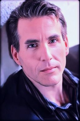 Джеймс Донахью