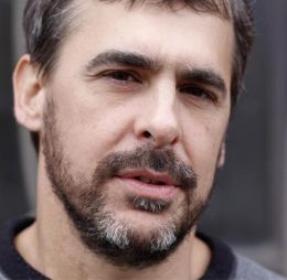 Том Симмонс