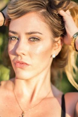 Амбер Сэксон