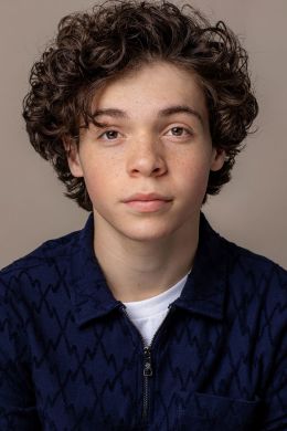 Илай Голден