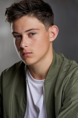 Феникс Эллис