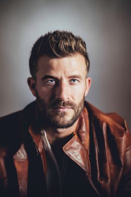 Джастин Майна