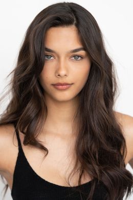 Виолет Лакс