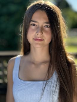 Амели Вольф