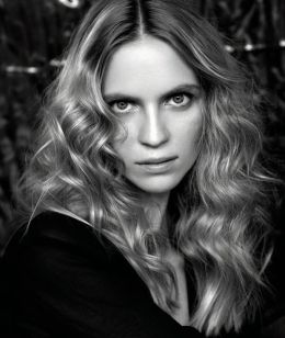 Мэри Комаса