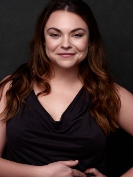 Алин Стоукс