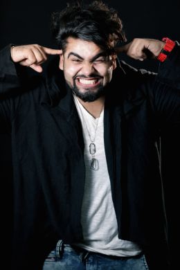 Дипак Карла