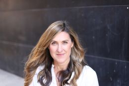 Александра Джонс