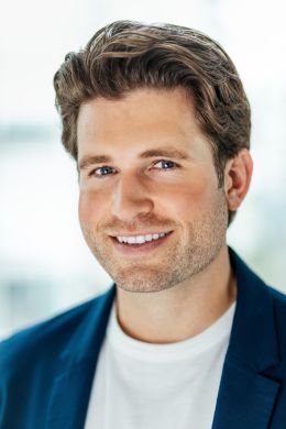 Дрю Хендерсон