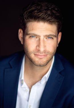 Оливер Бертон