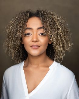 Александра Марделл