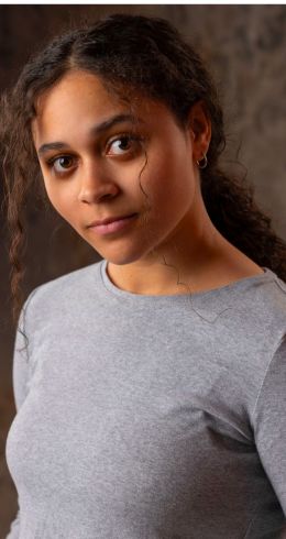 Алисия Сешнз